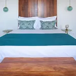 Casa Dos Romeiros Santa Barbara (Terceira)