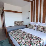 Casa Dos Romeiros Santa Barbara (Terceira)