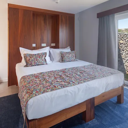 Casa Dos Romeiros Santa Barbara (Terceira)